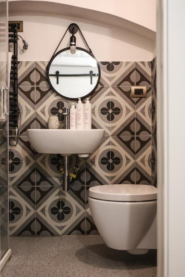 Pizzofalcone Studio By Wonderful Italy Apartment เนเปิลส์ ภายนอก รูปภาพ